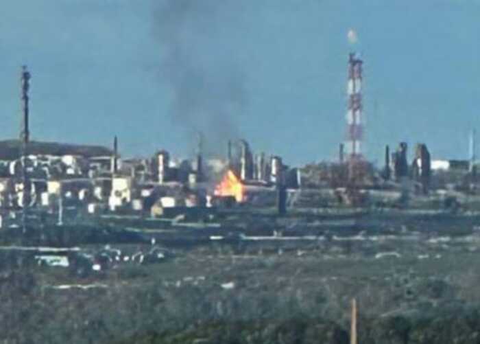 Удар по «гаманцю» РФ: на Кірішському НПЗ пошкоджено дві установки переробки нафти, — Генштаб