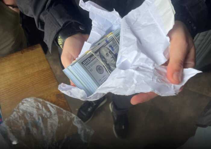 На Львівщині затримали прикордонника, який вимагав 30 тисяч доларів за виїзд ухилянтів