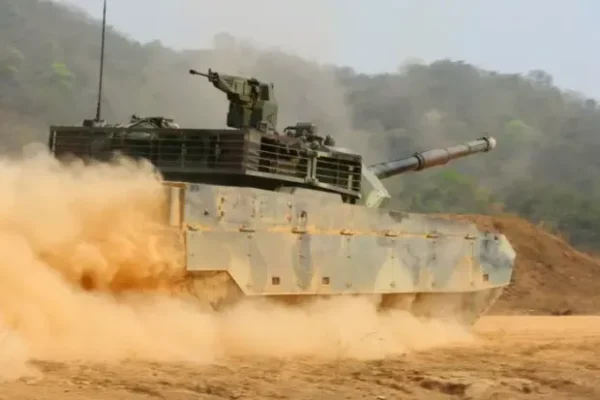 РФ втрачає клієнтуру: Найбільший покупець російських Т-90 зацікавився китайськими танками