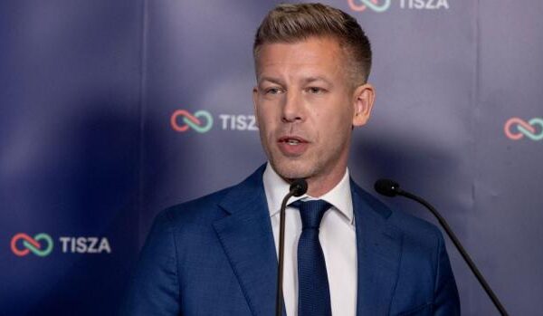 "Ох, не раділа б я аж так Петеру Мадяру, який таки блискуче переміг на виборах в Угорщині Віктора Орбана", - Казанжи