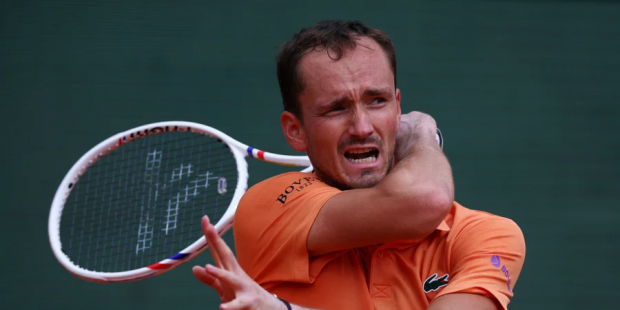 За "неспортивну поведінку": Російського тенісиста оштрафували після істерики на турнірі в Монте-Карло (відео)