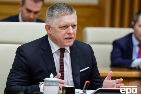 Може починати рити підземний хід?: Ще одна країна не дозволила Фіцо летіти своїм небом на парад до Путіна