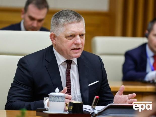 Може починати рити підземний хід?: Ще одна країна не дозволила Фіцо летіти своїм небом на парад до Путіна