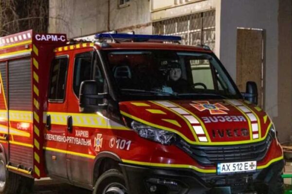 Нічна атака на Харків: ракета окупантів влучила у житловий будинок, є постраждалі