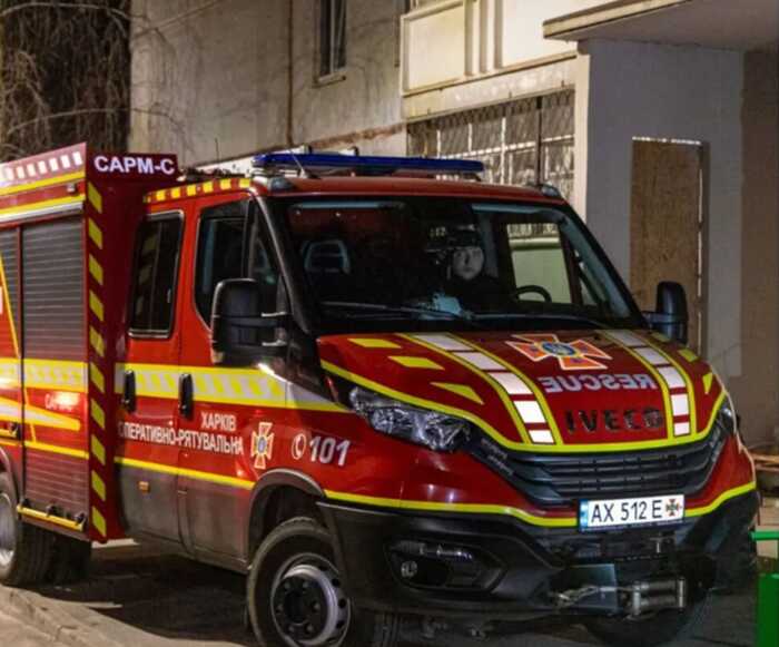 Нічна атака на Харків: ракета окупантів влучила у житловий будинок, є постраждалі