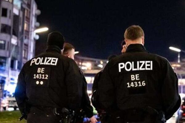 Друкарня біля ліжка: у Польщі за підробку злотих затримали ексрозвідника з України