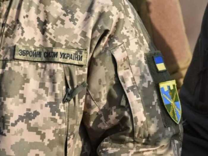 Офіцер ЗСУ Юрій Дяченко «забув» задекларувати будинок за 7 мільйонів і землю дружини — НАЗК