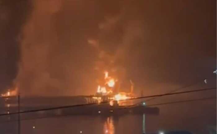 З’явились супутникові знімки наслідків ударів по причалу та терміналу "Шесхаріс" у Новоросійську