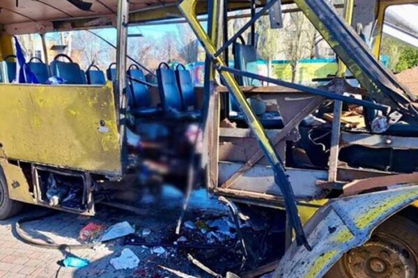 Окупанти вдарили по автобусу у Нікополі: 3 загиблих, 15 поранених