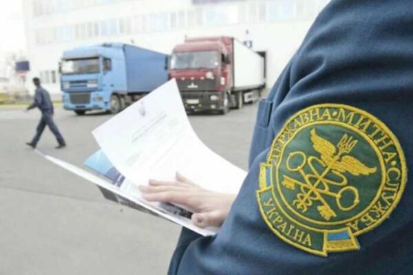 СБУ затримала на хабарі головного інспектора Львівської митниці Мирослава Хруща