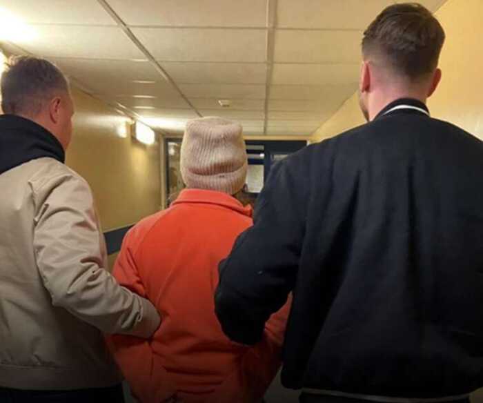 Підпал волосся в залі вокзалу: у Польщі заарештували 35-річну українку