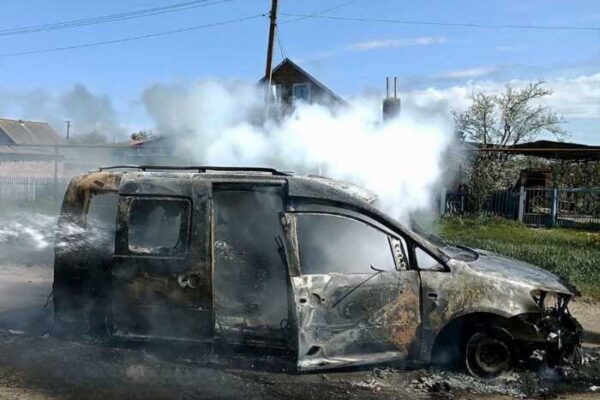 Окупанти атакували дроном автомобіль на Дніпропетровщині: загинув чоловік, двоє поранених