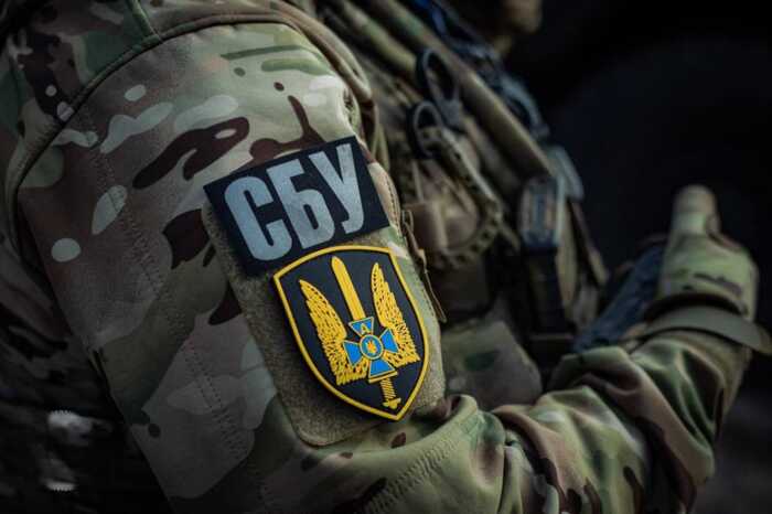 СБУ оголосила підозру топофіцеру ГРУ: завербував 17-річну дівчину для ударів по ТЕС
