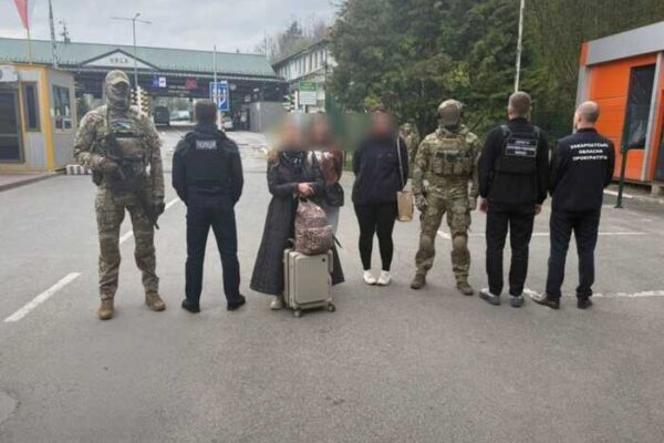 На кордоні зі Словаччиною затримали іноземку за організацію каналу секс-торгівлі українками