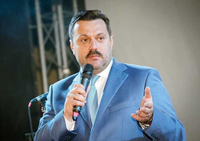 Екснардеп-зрадник Андрій Деркач, призначений сенатором від Астраханської області РФ, отримав охорону ГРУ