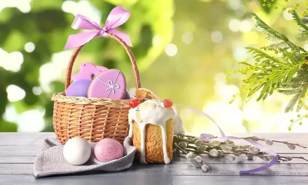 Є чітка традиційна дата: Коли пекти паску на Великдень-2026