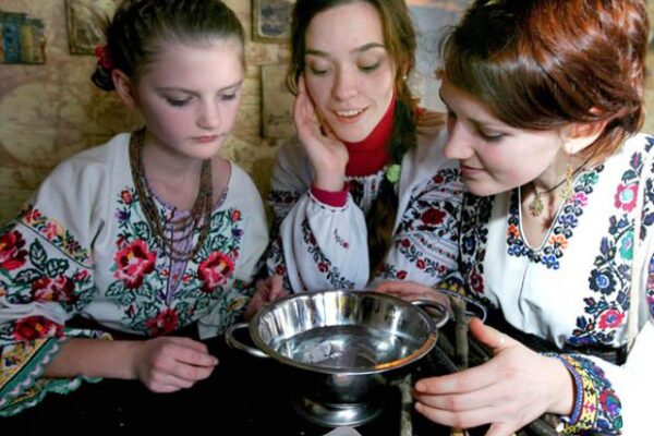 Народні прикмети на 7 травня. Чому цього дня українські дівчата збиралися і ворожили на суджених і долю