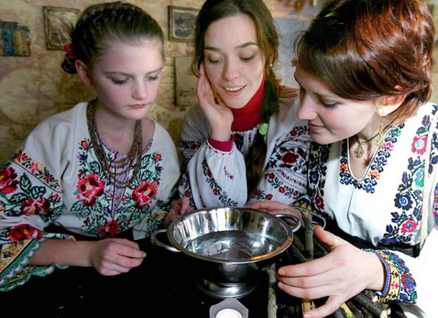 Народні прикмети на 7 травня. Чому цього дня українські дівчата збиралися і ворожили на суджених і долю