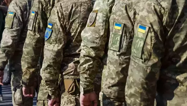 Військовим на передовій планують підняти виплати до 400 тис. грн: Що відомо