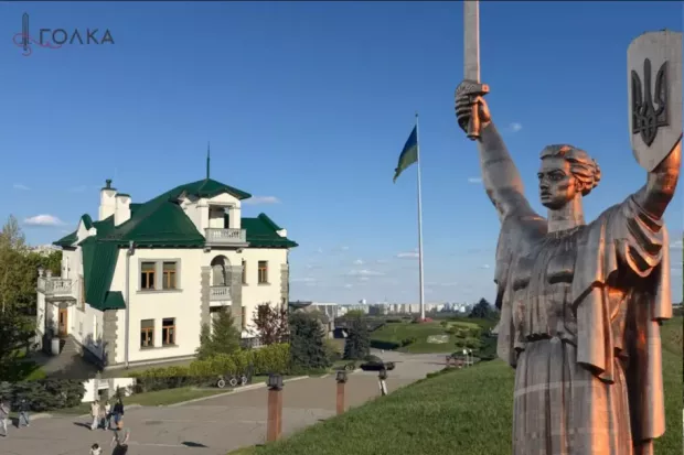 Бєня встиг сунути лапи і сюди: На Батьківщину-матір впала тінь Коломойського. Музей війни може втратити свої приміщення через приватизацію спритного ділка