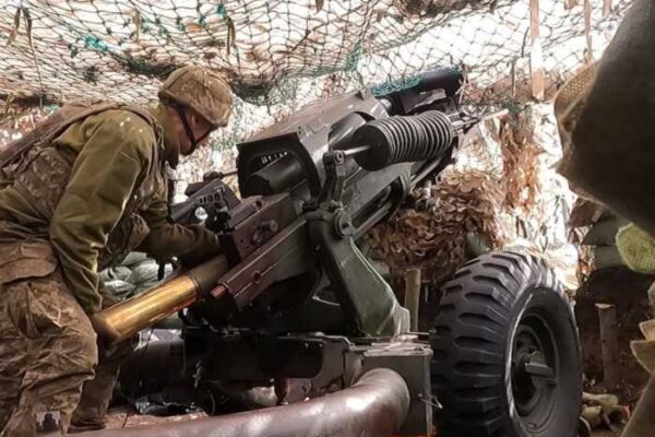Ворог використовує зеленку для обходу позицій ЗСУ, - Волошин