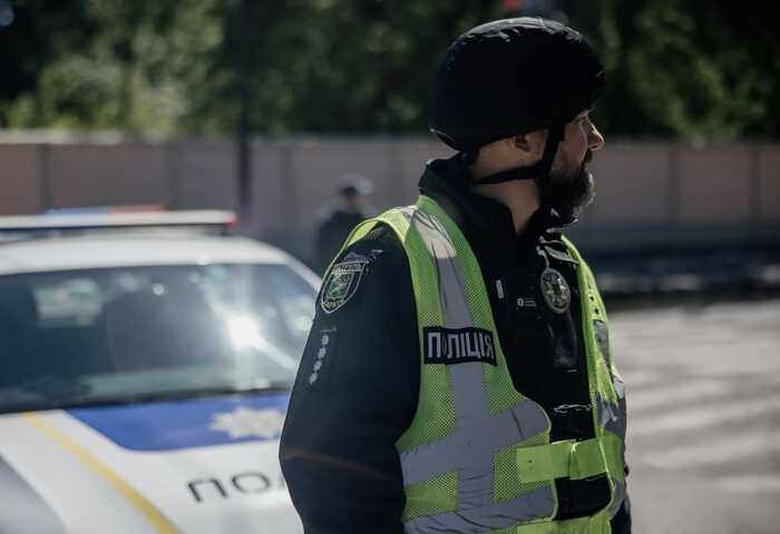 У Харкові чоловік підірвав гранату на вході в супермаркет: його затримали