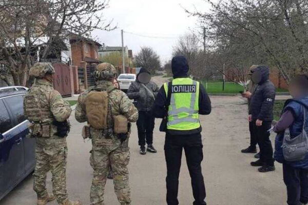Схема на мільйони: у Сумах затримали групу шахраїв, які виманювали кошти у бійців під приводом лікування