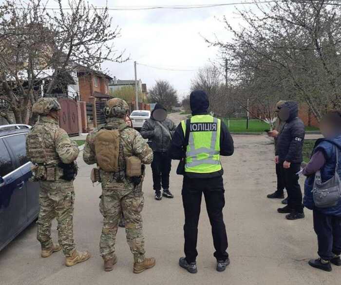 Схема на мільйони: у Сумах затримали групу шахраїв, які виманювали кошти у бійців під приводом лікування