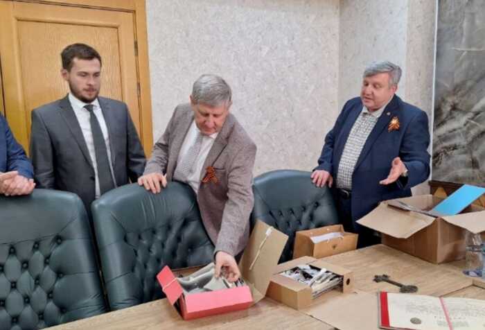 Від грамот до фотографій: окупанти вивезли унікальні архіви «Азовсталі» до Донецька