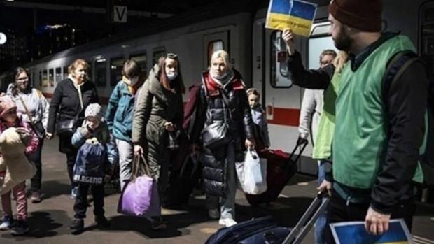 "Мали певний статус":  Демографиня назвала категорію біженців, яка першою повернеться до України