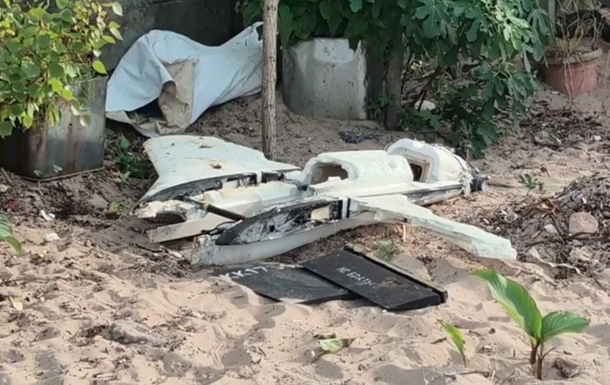На чорноморському пляжі Туреччині знайшли черговий воєнний БПЛА (відео)