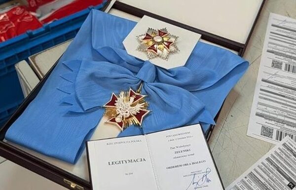 Очільник Укрпошти пояснив, чому Зеленський як голова держави для повернення полякам "Білого Орла" скористався послугами "Нової пошти", а не держпідприємства