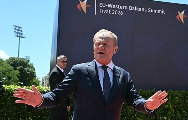 "Не допустити ескалації суперечки через скандал "Білого Орла": Туск намагається знизити напругу між Польщею та Україною