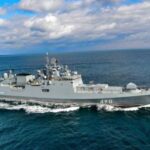 Показали момент атаки українського дрона на російський фрегат "Адмірал Ессен"