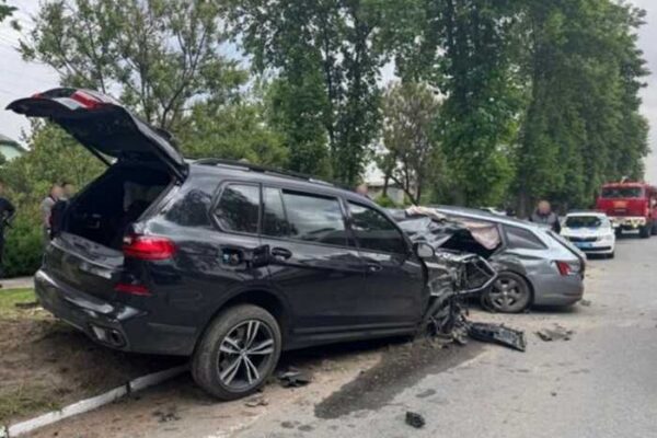 Трагедія у Переяславі: 15-річний водій BMW протаранив Skoda, 17-річний керманич помер у лікарні