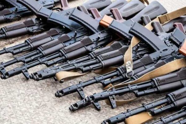 «Бізнес» на трофеях: військовослужбовець з Сумщини попався на спробі нелегального продажу зброї