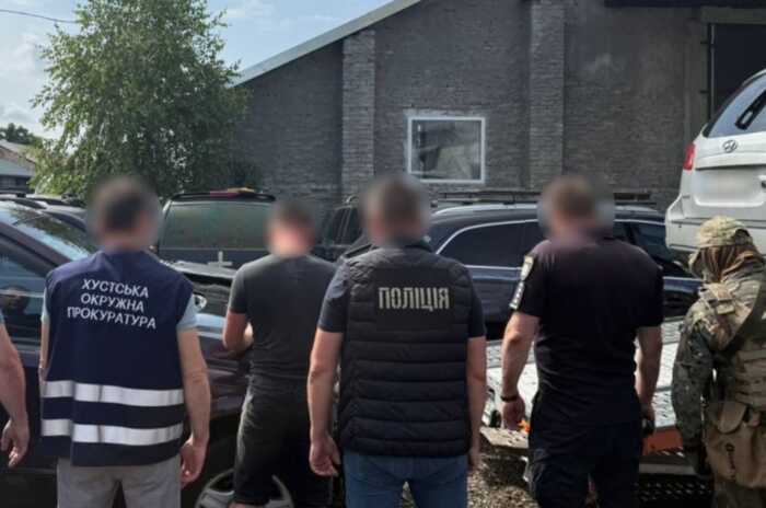 На Закарпатті підприємець розпродував гуманітарні автівки для ЗСУ