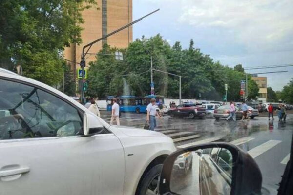У Москві вибухнуло авто на парковці, — росЗМІ