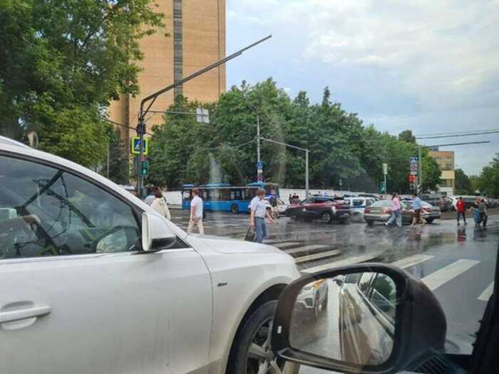 У Москві вибухнуло авто на парковці, — росЗМІ