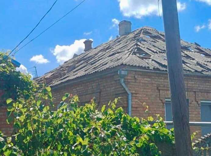 Понад 30 атак за день: окупанти вбили двох літніх людей та понівечили ліцей на Нікопольщині