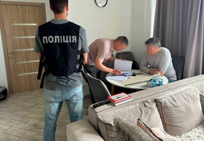 Схеми з виїздом за кордон: підозру отримав колишній топпосадовець Міністерства культури