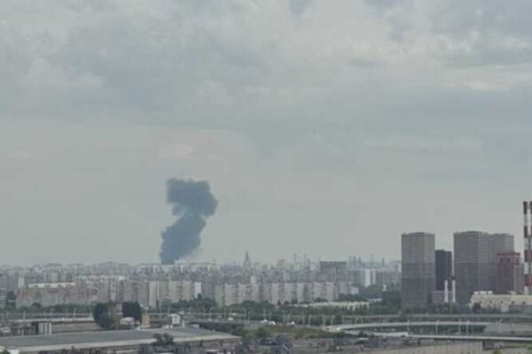 У Москві знову горить нафтопереробний завод, у низці аеропортів запровадили обмеження