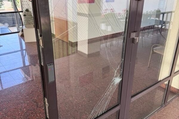 У Києві внаслідок нічної атаки РФ пошкоджено посольство Литви