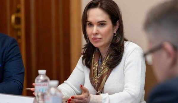 "У Мудрої повноважень нуль... Я переконаний, що вона отримувала вказівки від президента у справі про заставу Галущенку", - Шабунін