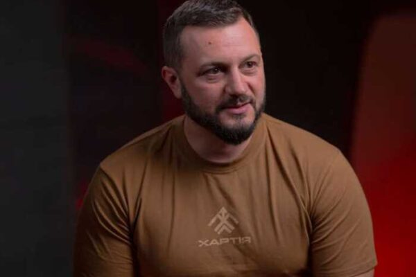 Спецслужби РФ використали ШІ, щоб змусити харків’янина вбити комбрига «Хартії» Оболєнського: його затримали