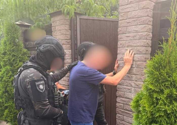У Києві лікар за 6–10 тисяч доларів допомагав здоровим людям оформлювати інвалідність