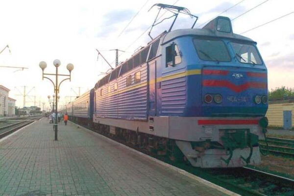 Російський дрон влучив у локомотив пасажирського потяга Житомир — Одеса
