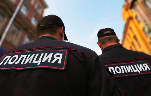 Скрепний бізнес: Російський поліцейський залякував дрібних злочинців одружуватись на повіях, підписувати контракт на "СВО", в виплати забирав собі