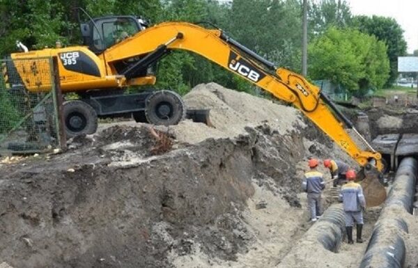 В КМДА додумались на п'яту зиму блекаутів: Київ будує нову тепломережу на випадок зупинки ТЕЦ-5