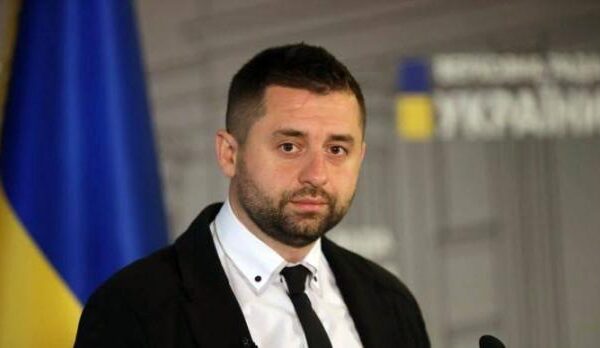 Нові скандальні деталі: Арахамія лякав антикорупційні органи атакою на них перед підозрою Кравченка директору НАБУ, - УП